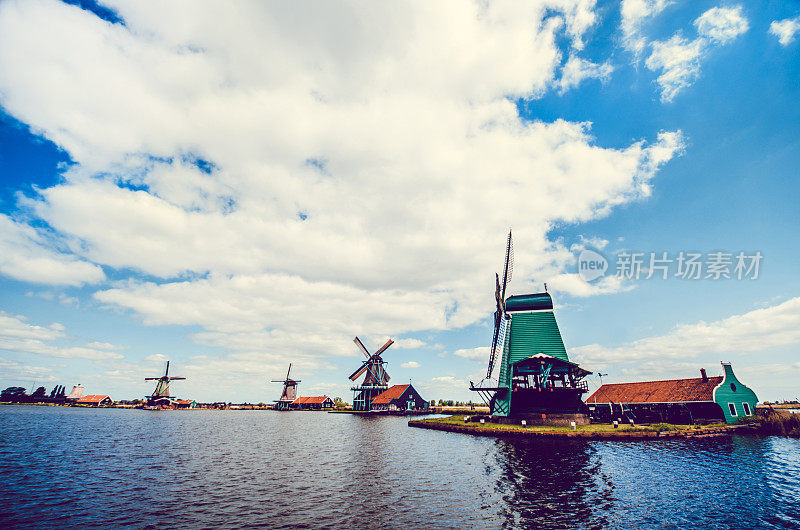 荷兰Zaanse Schans用于粮食生产的风车